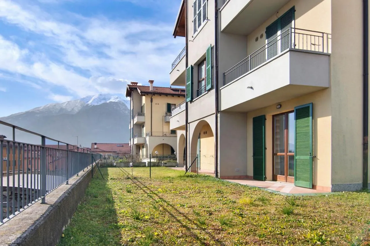 Orange Corner Home - Como Lake Gravedona 0*,  İtalya